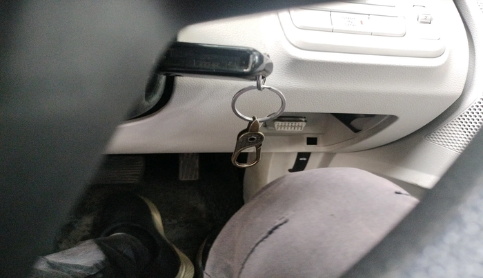 2022 Mahindra XUV300 W6 1.2 PETROL AMT, Petrol, Automatic, 34,464 km, interior