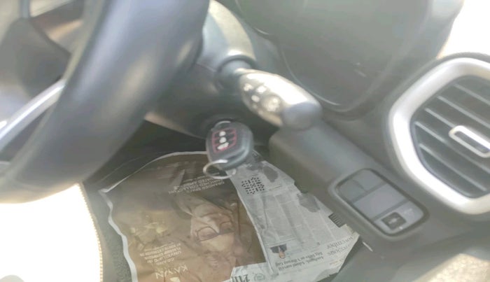 2021 Hyundai VENUE S+ 1.2, Petrol, Manual, 78,256 km, interior