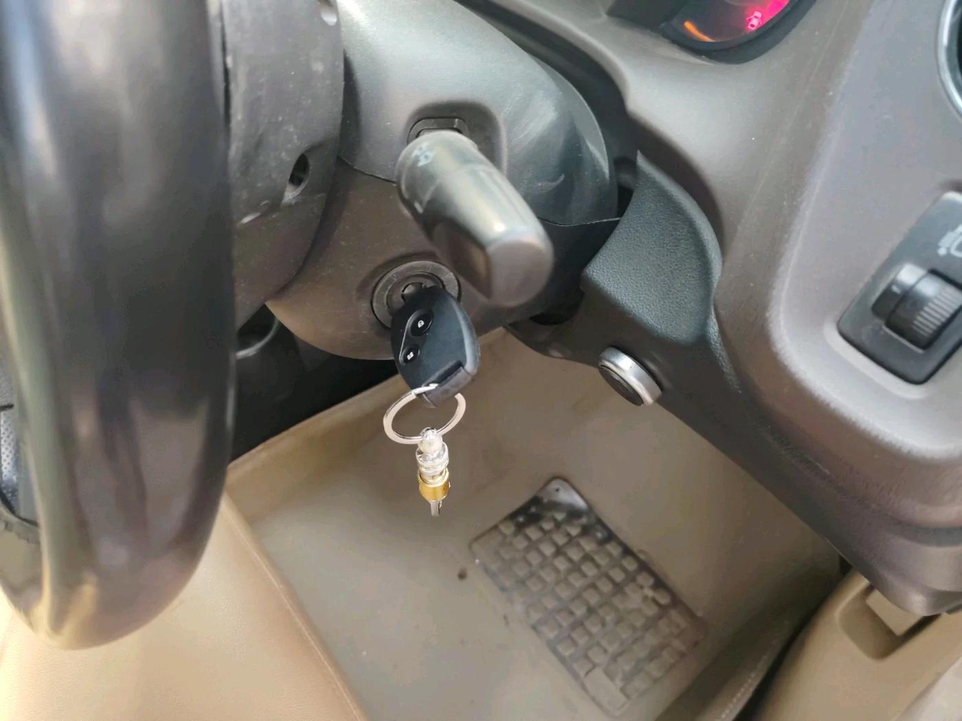 2013 Honda Amaze 1.2L I-VTEC S, CNG, Manual, 1,33,046 km, interior