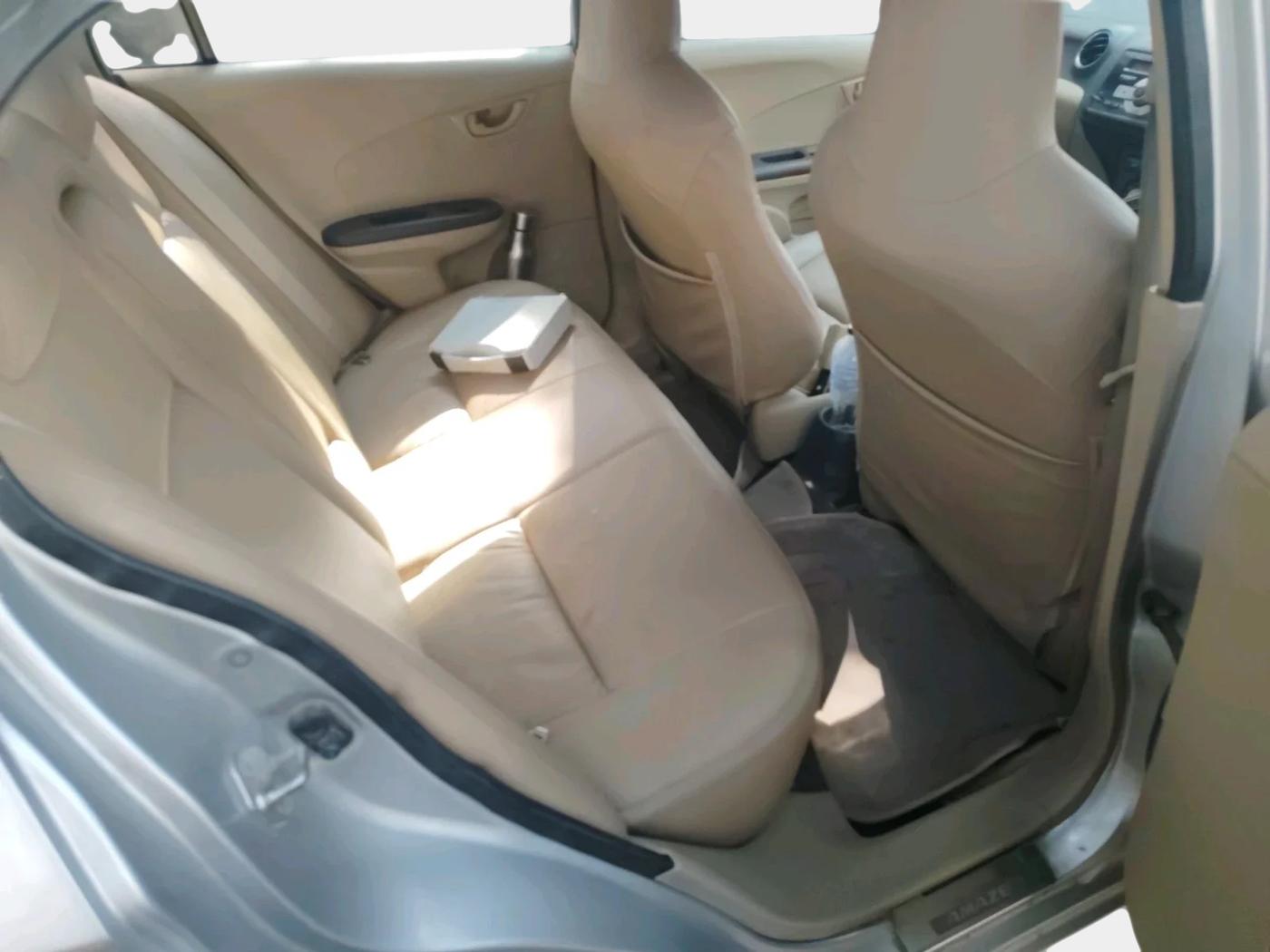 2013 Honda Amaze 1.2L I-VTEC S, CNG, Manual, 1,33,046 km, interior