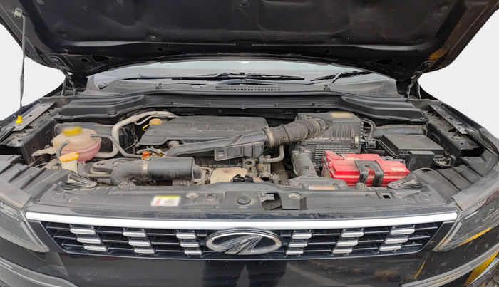 2020 Mahindra XUV300 W6 1.2 PETROL, Petrol, Manual, 6,00,000 km, exterior