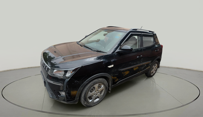 2020 Mahindra XUV300 W6 1.2 PETROL, Petrol, Manual, 6,00,000 km, exterior