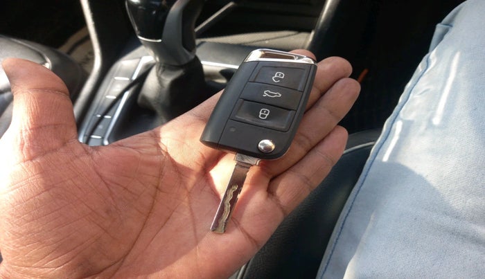 2022 Volkswagen TIGUAN ELEGANCE 2.0 TSI DSG, Petrol, Automatic, 43,802 km, interior