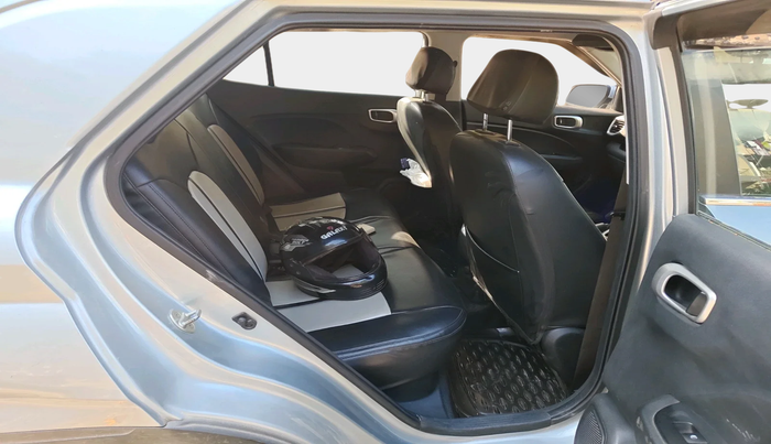 2019 Hyundai VENUE S 1.2, Petrol, Manual, 38,281 km, interior