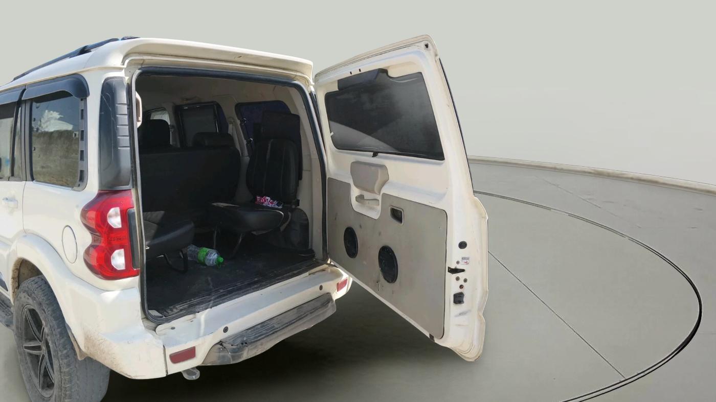 2018 Mahindra Scorpio S7, Diesel, Manual, 94,124 km, exterior