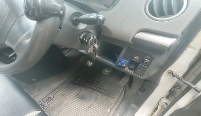 2011 Maruti Wagon R 1.0 VXI, Petrol, Manual, 1,25,957 km, interior