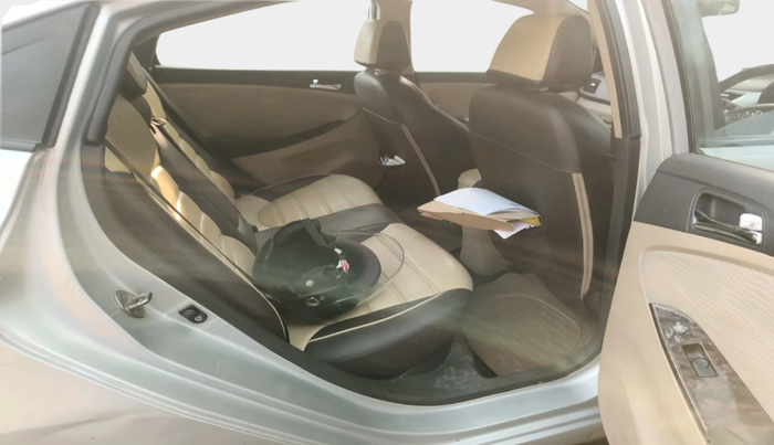 2011 Hyundai Verna FLUIDIC 1.6 VTVT SX, Petrol, Manual, 59,426 km, interior