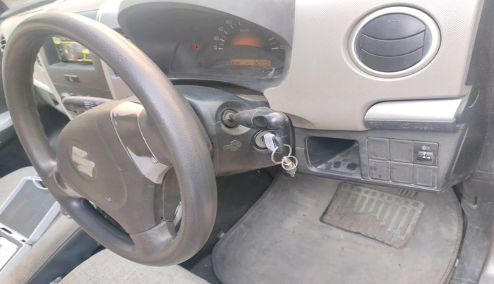 2013 Maruti Wagon R 1.0 LXI, Petrol, Manual, 92,549 km, interior