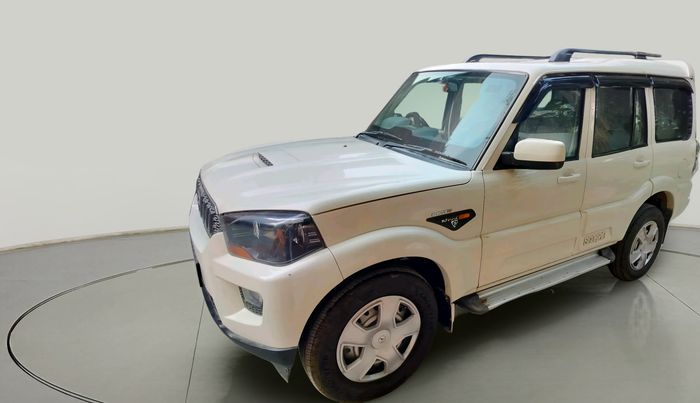 2017 Mahindra Scorpio S4 PLUS 1.99 INTELLI-HYBRID, Diesel, Manual, 87,104 km, exterior