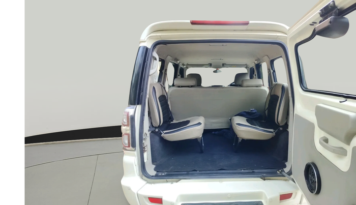 2017 Mahindra Scorpio S4 PLUS 1.99 INTELLI-HYBRID, Diesel, Manual, 87,104 km, exterior