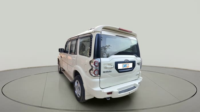 2017 Mahindra Scorpio S4 PLUS 1.99 INTELLI-HYBRID, Diesel, Manual, 87,926 km, exterior