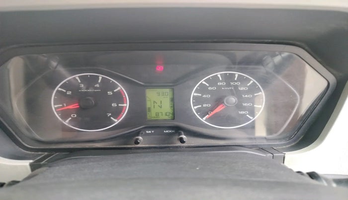 2017 Mahindra Scorpio S4 PLUS 1.99 INTELLI-HYBRID, Diesel, Manual, 87,104 km, interior