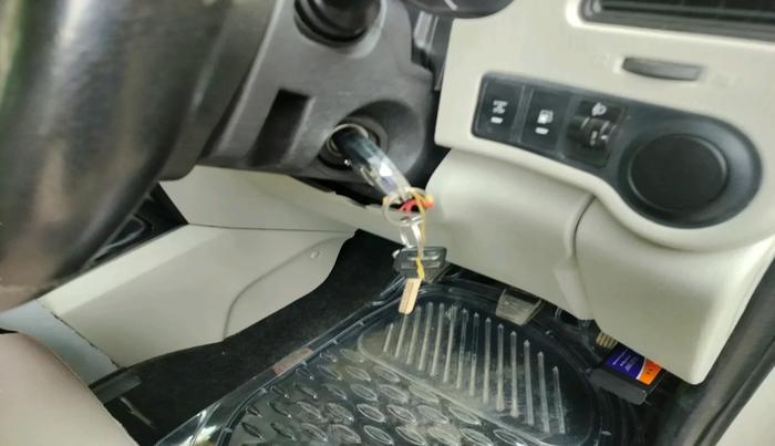 2017 Mahindra Scorpio S4 PLUS 1.99 INTELLI-HYBRID, Diesel, Manual, 87,104 km, interior