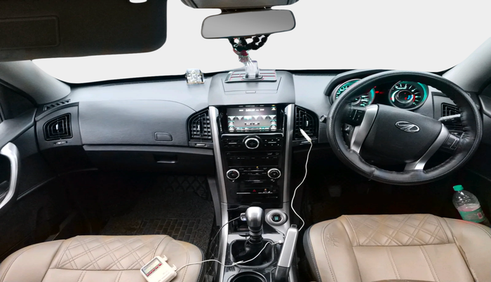 2019 Mahindra XUV500 W7, Diesel, Manual, 1,10,971 km, interior