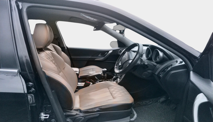 2019 Mahindra XUV500 W7, Diesel, Manual, 1,10,971 km, interior