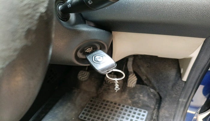 2020 Renault TRIBER RXL MT, Petrol, Manual, 80,742 km, interior