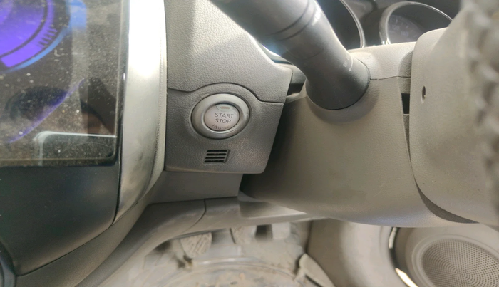 2013 Nissan Sunny XV PETROL, CNG, Manual, 83,320 km, interior