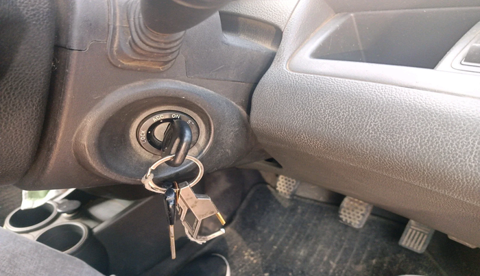 2011 Chevrolet Beat PS PETROL, Petrol, Manual, 92,950 km, interior