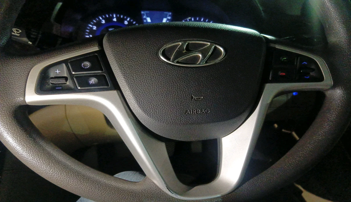 2011 Hyundai Verna FLUIDIC 1.6 VTVT, Petrol, Manual, 73,764 km, interior