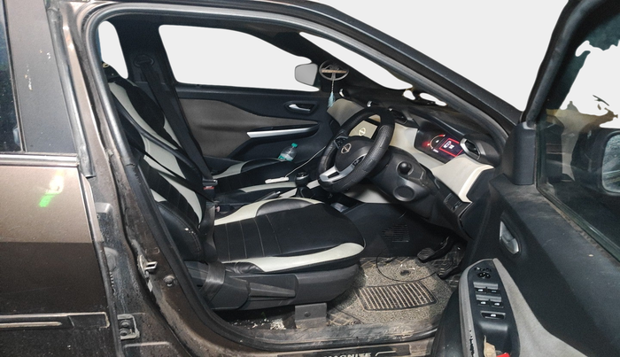 2022 Nissan MAGNITE XV MT, Petrol, Manual, 25,166 km, interior