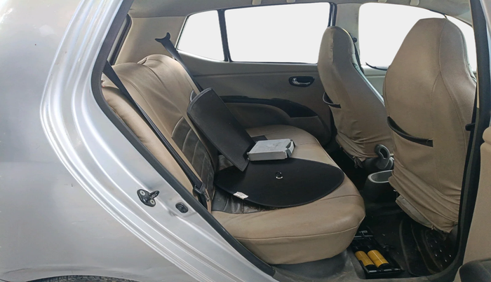 2011 Hyundai i10 MAGNA 1.2, Petrol, Manual, 1,30,034 km, interior