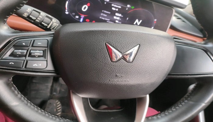 2022 Mahindra XUV700 AX 3 P MT 5 STR, Petrol, Manual, 16,370 km, interior