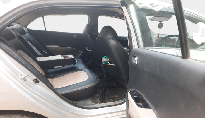2016 Hyundai Xcent S 1.2, Petrol, Manual, 1,19,870 km, interior