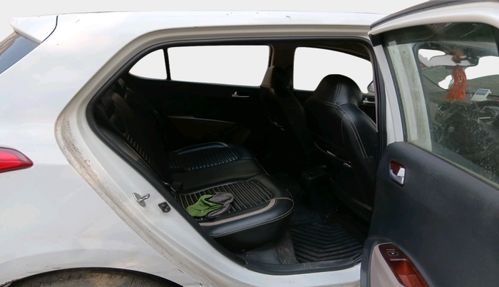 2017 Hyundai Grand i10 SPORTZ U2 1.2 CRDI, Diesel, Manual, 2,34,702 km, interior