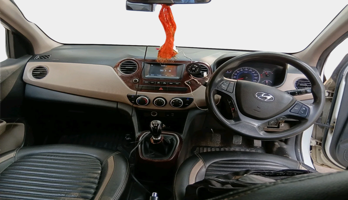 2017 Hyundai Grand i10 SPORTZ U2 1.2 CRDI, Diesel, Manual, 2,34,702 km, interior