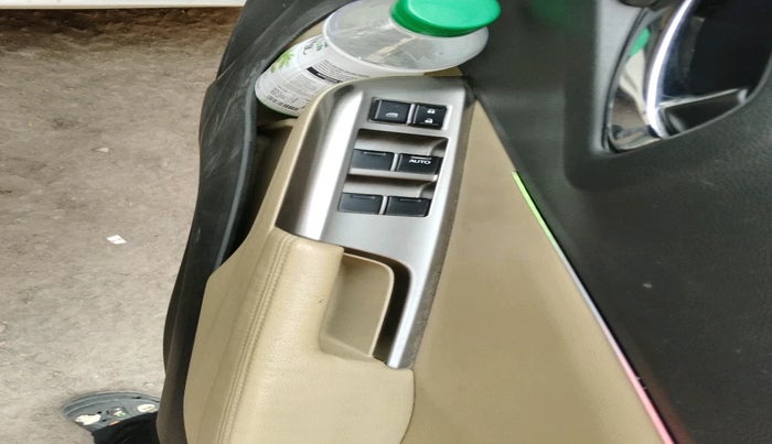 2015 Honda City 1.5L I-VTEC VX, Petrol, Manual, 1,09,721 km, interior