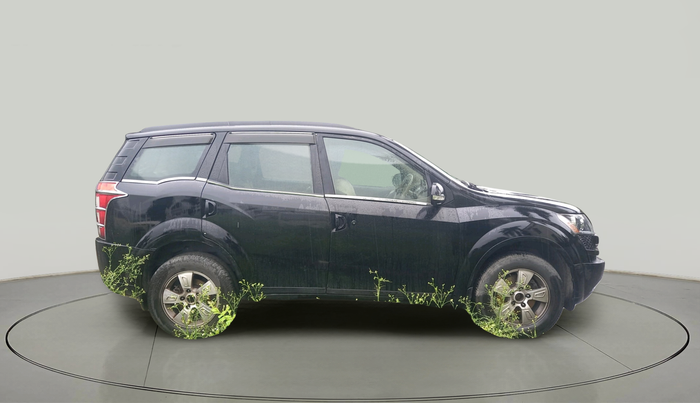 2015 Mahindra XUV500 W8, Diesel, Manual, 1,72,324 km, exterior