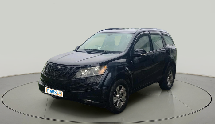 2015 Mahindra XUV500 W8, Diesel, Manual, 1,72,324 km, exterior