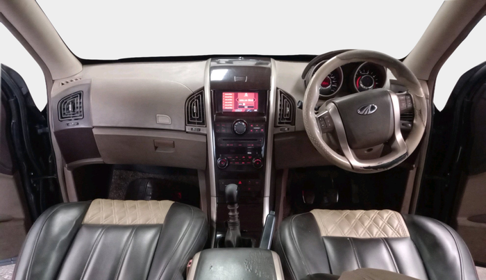 2015 Mahindra XUV500 W8, Diesel, Manual, 1,72,324 km, interior