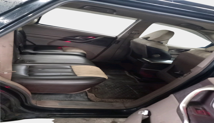 2015 Mahindra XUV500 W8, Diesel, Manual, 1,72,324 km, interior
