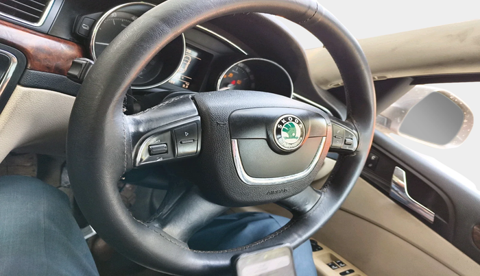 2011 Skoda Superb ELEGANCE 1.8 TSI MT, Petrol, Manual, 1,11,644 km, interior