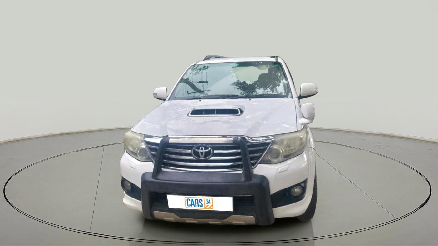 2013 Toyota Fortuner 3.0 4X2 MT, Diesel, Manual, 2,22,949 km, exterior