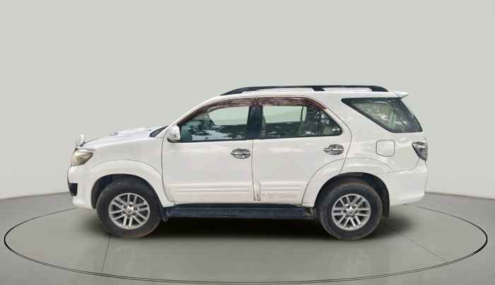2013 Toyota Fortuner 3.0 4X2 MT, Diesel, Manual, 2,22,949 km, exterior