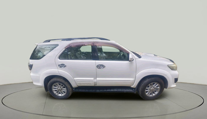 2013 Toyota Fortuner 3.0 4X2 MT, Diesel, Manual, 2,22,949 km, exterior