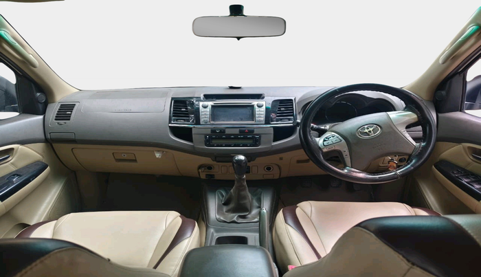 2013 Toyota Fortuner 3.0 4X2 MT, Diesel, Manual, 2,22,949 km, interior