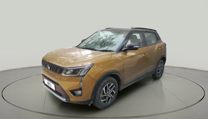2022 Mahindra XUV300 W8 (O) 1.2 PETROL, Petrol, Manual, 26,831 km, exterior