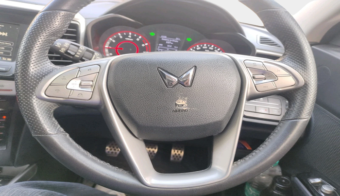 2022 Mahindra XUV300 W8 (O) 1.2 PETROL, Petrol, Manual, 26,831 km, interior