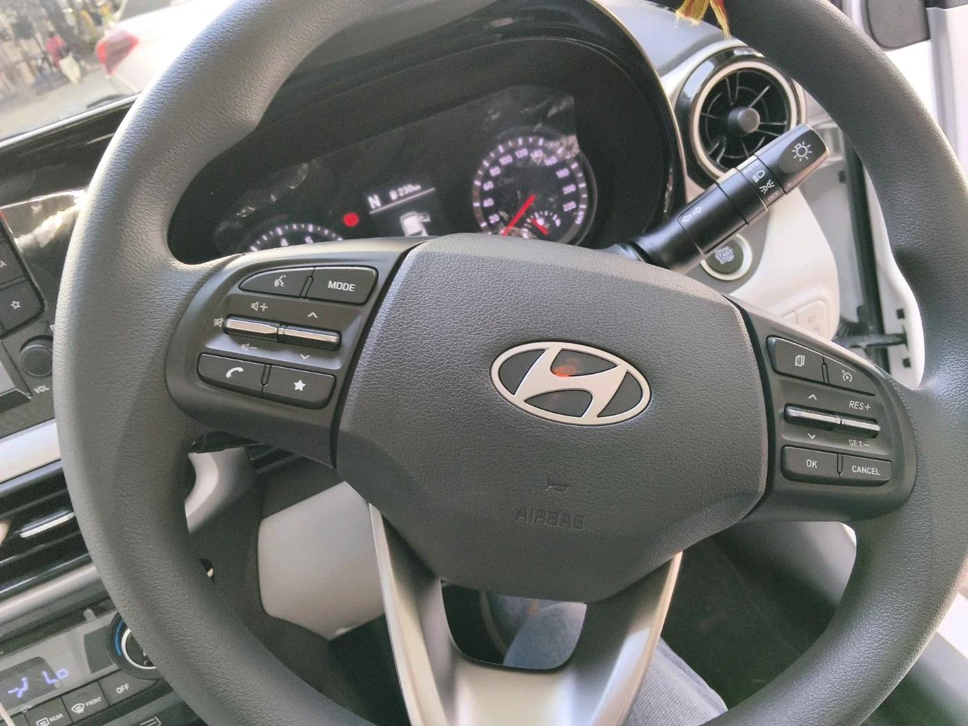 2025 Hyundai GRAND I10 NIOS Sportz (O) 1.2 Kappa AMT, Petrol, Automatic, 1,346 km, interior