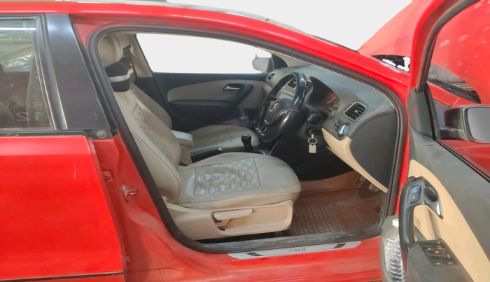 2016 Volkswagen Polo HIGHLINE1.2L, Petrol, Manual, 1,56,881 km, interior