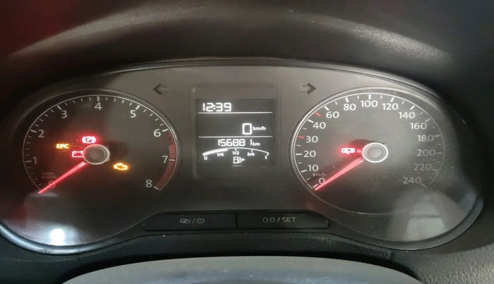 2016 Volkswagen Polo HIGHLINE1.2L, Petrol, Manual, 1,56,881 km, interior