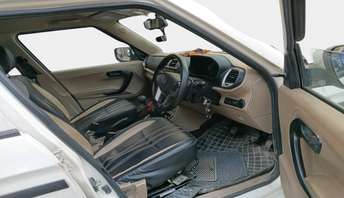 2022 Mahindra BOLERO NEO N 8, Diesel, Manual, 82,724 km, interior