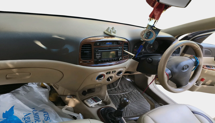 2010 Hyundai Verna TRANSFORM 1.6 VTVT, Petrol, Manual, 1,42,655 km, interior