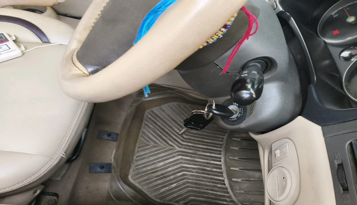2010 Hyundai Verna TRANSFORM 1.6 VTVT, Petrol, Manual, 1,42,655 km, interior