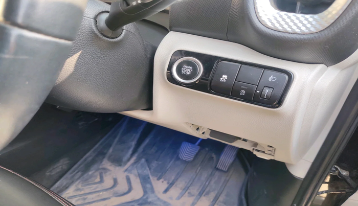 2023 KIA SONET HTX 1.0 TURBO PETROL IMT, Petrol, Manual, 33,818 km, interior