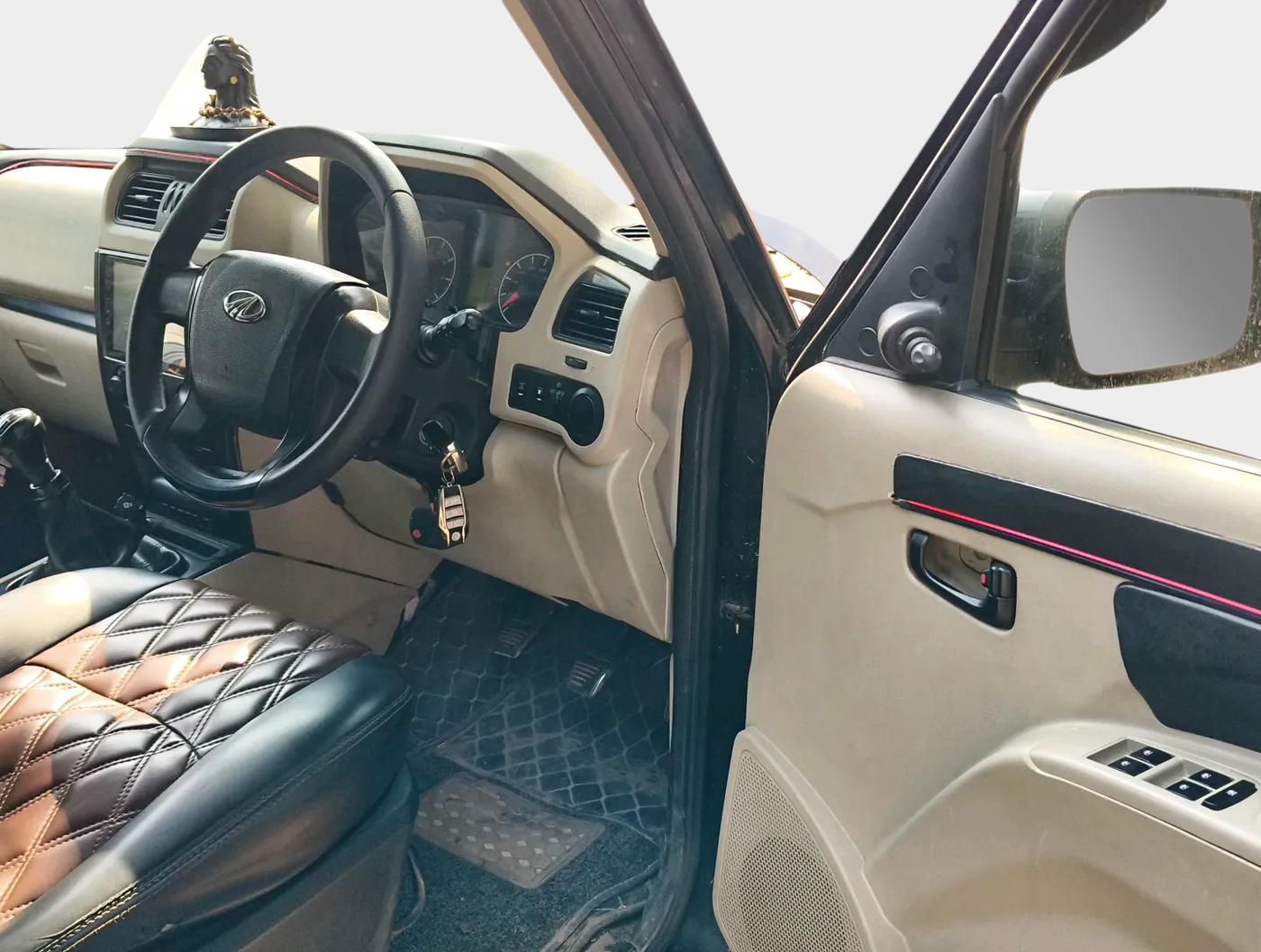 2022 Mahindra Scorpio S5, Diesel, Manual, 58,751 km, interior