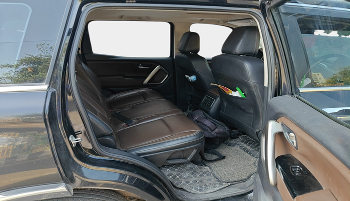 2024 Mahindra SCORPIO-N Z8 L PETROL AT 7 STR, Petrol, Automatic, 24,655 km, interior
